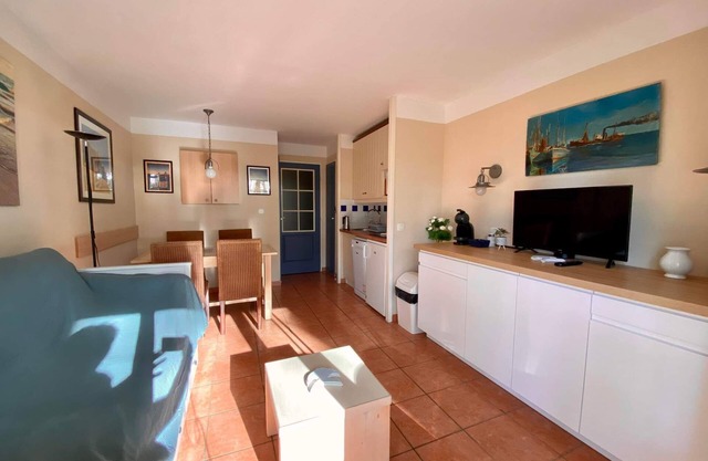 Appartement Dans les Pins, Entre lac et Océan Avec Piscine