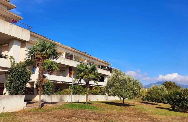 Appartement de Charme Dans Résidence Avec Piscine