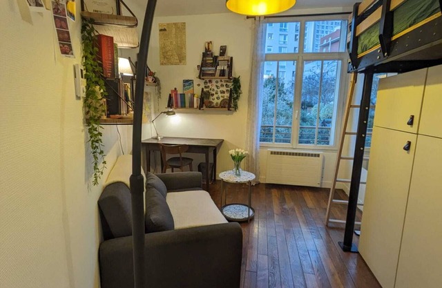 Appartement F1 Meublé Entièrement Rénové à 20 mn du Centre