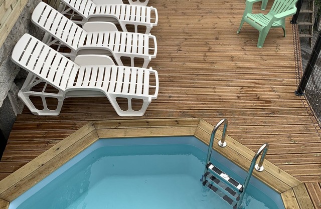 Appartement F5 Avec Piscine 10 min à Pied de la Rivière et 5 min du Centre