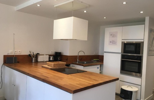 Appartement Rénové au Centre de la Station avec Balcon, Près des Pistes et Commerces - FR-1-346-400