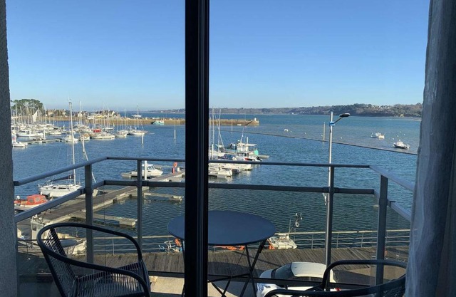 Appartement refait à neuf avec vue mer, WIFI et balcon à Perros-Guirec - FR-1-368-59