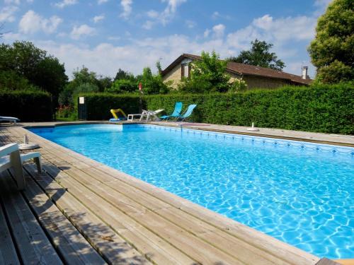 Appartement spacieux à Blaignac avec piscine partagée