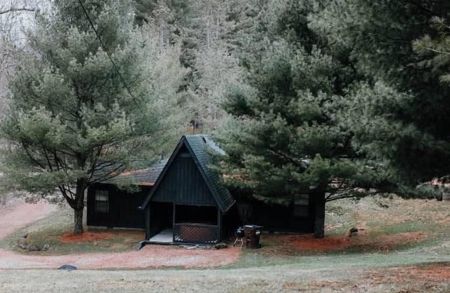 Appleseed Cabin, Cozy A-Frame with hot tub