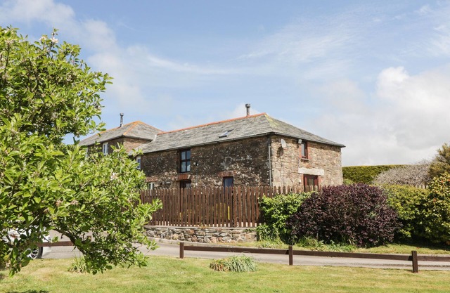 APPLESTORE, family friendly, with open fire in Padstow