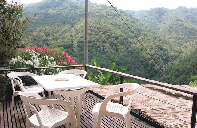 Apricale - Southfacing Holidayflat with lovely Terrace (4 Persons/1 Bedrooms)