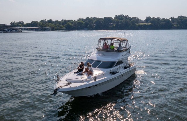 APRIL SPECIAL! YACHT EXCURSIONS ON OLD HICKORY LAKE- NO OVER NIGHTS -PER HOUR