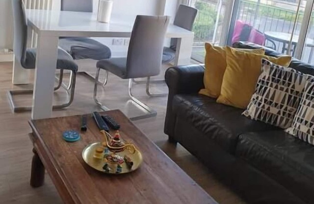 Aprt Stylish modern Pilton farm