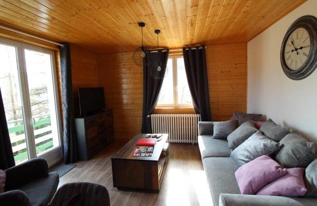Apt 1er étage Chalet Au coteau des xette
