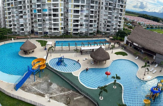 APT IN COUNTRY AREA FOR EXCLUSIVE PEOPLE 653