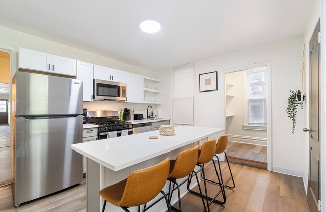 Apt in Mt Washington, Minutes to Sheraton & City Skyline Views W/Pack'N Play