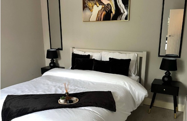 Apt - Sleeps2 - Parking - 20Min Drive From Airport