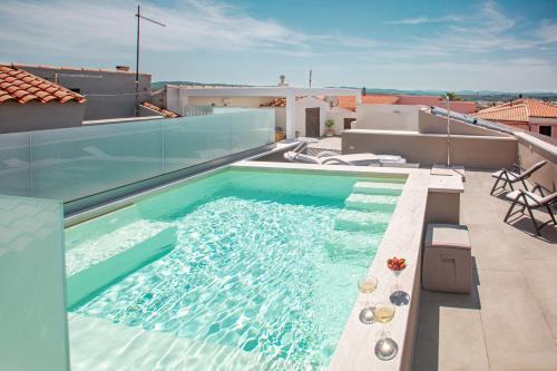 Aquarius Deluxe Apartments