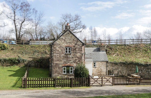 Aqueduct Cottage