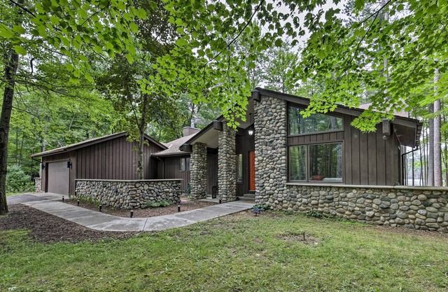 Arbor Vitae Home w/Game Room: Snowmobiles Welcome