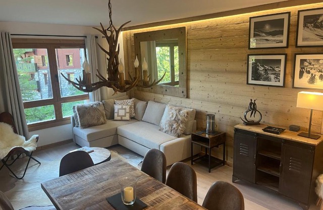 Arc 1950 Ski in Ski out and Spa- Newly refurbished 153 Sources De Marie- 2 bedroom , 2 bathroom-Sleeps 4-6, Mont Blanc view from every window, Free WiFi