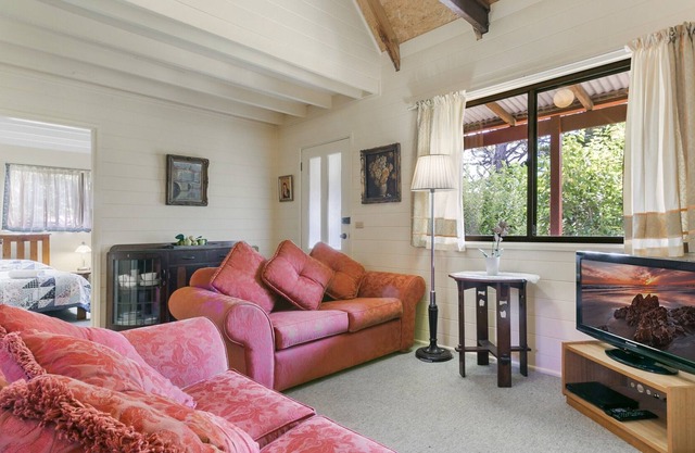 Arcadia Cottage - Five Bedroom Cottage, Sleeps 12