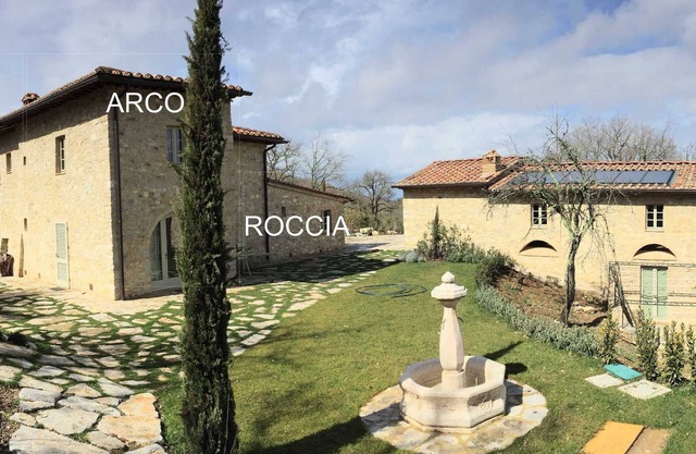 Arco : 2BR apart in a restored Farm w Pool and Spa, ground floor terrace