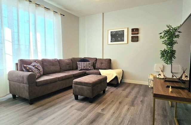 Arctic Getaway-Family Friendly- 3 Bed Full home