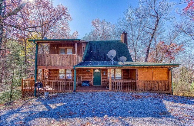 Are We Bear Yet- Hot Tub, Free Tickets, Pool Table, WIFI!