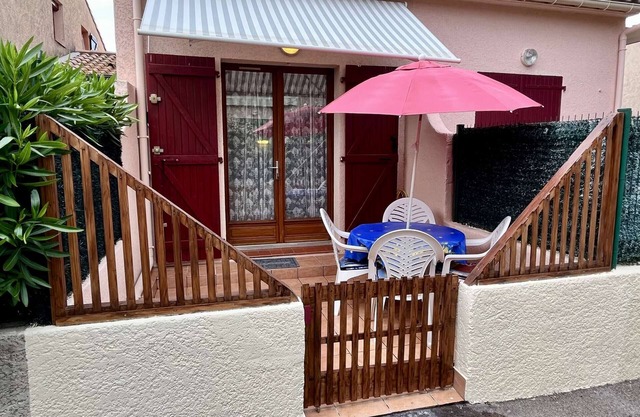 Argelès-sur-Mer: 2-room house with mezzanine, sleeps 4, private parking