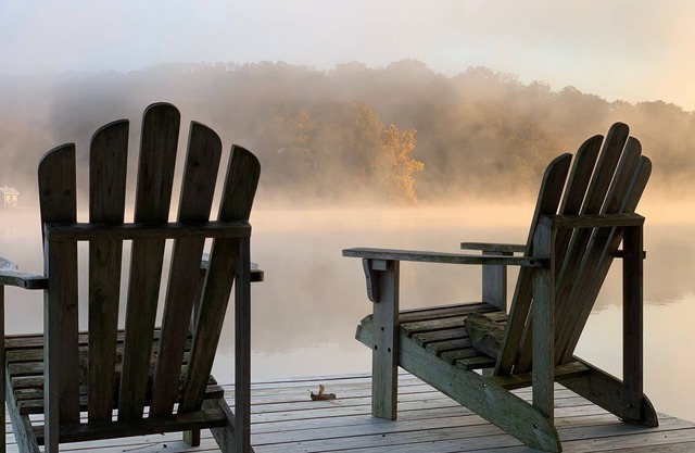 Arkansas Lakeside Stay-cation! Relax,Bike,Golf,Kayak,Swim or Chat by the Fire!