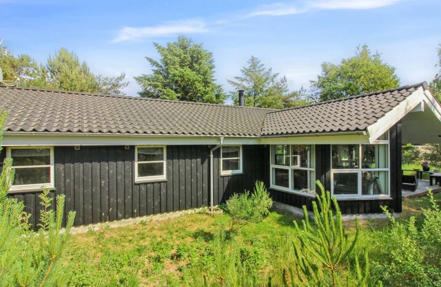 "Arlett" - 950m from the sea by Interhome