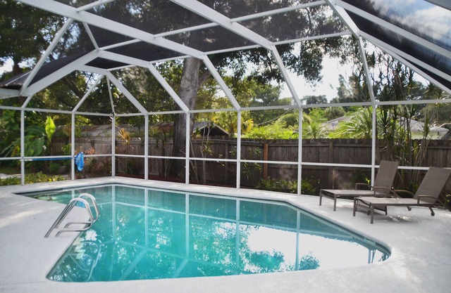 Arlington Park Area! Heated Pool 3Bedroom/2bath Home