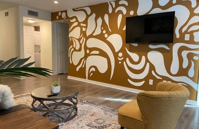 Art Condo near Downtown Dallas