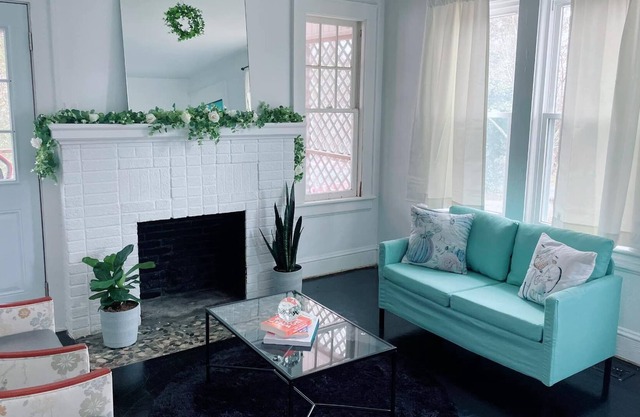 Artistic Home near a park, baseball stadium & Airport!