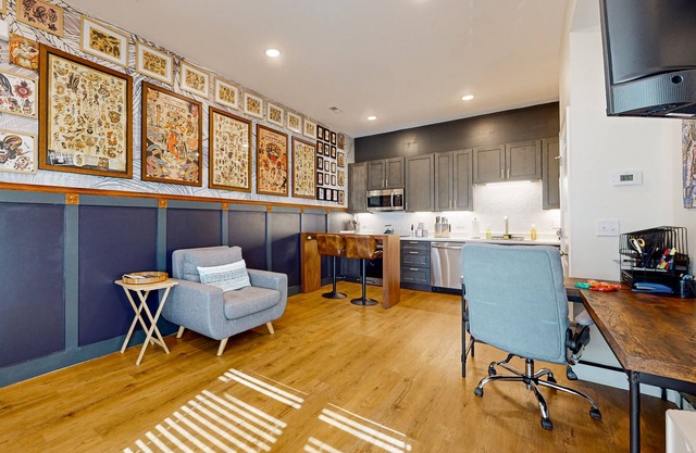Artistic townhome steps from Sculpture Fields with balcony, WIFI, & workspace