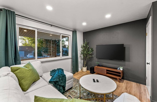 Arvada Hotspot | Modern Vibes | Sauna & Games