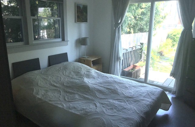 Asbury Park Cozy Contemporary Cottage