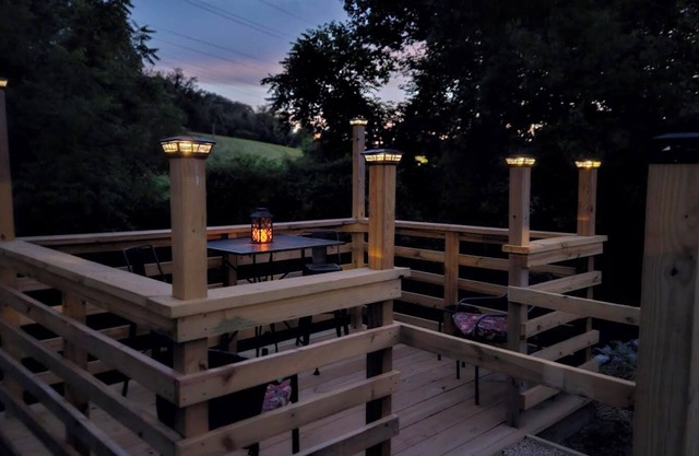 Asheville’s Creekside Escape 2 bedrooms 2 bath with air mattress sleeps 6.
