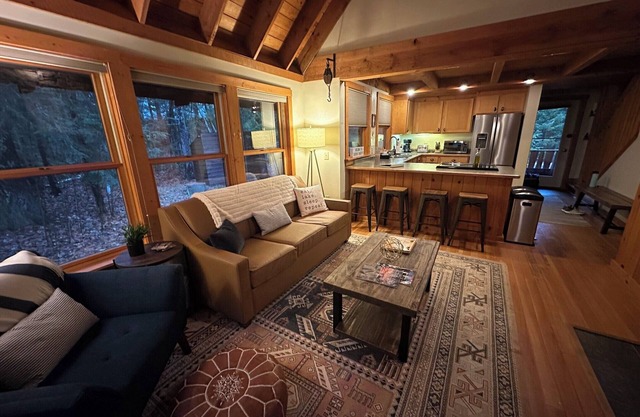 Aspen Chalet- overlooks Brickyard Creek in Bayfield
