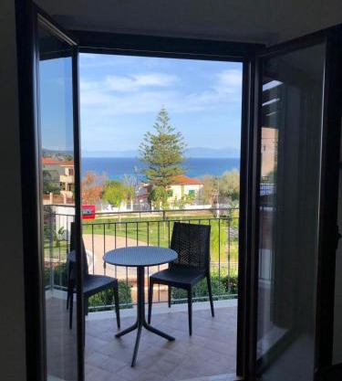 Astounding sea view apartment