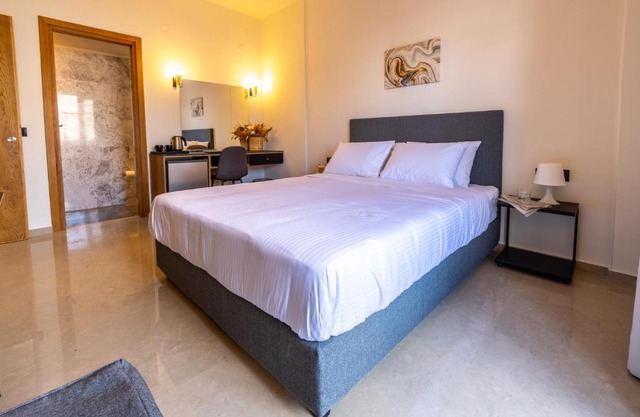 Astron Aparthotel by Estia