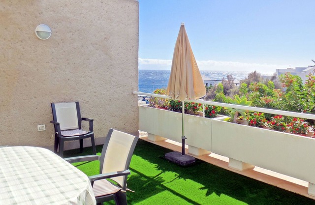 At the beach, comfortable, stylish and sunny vacation rental home