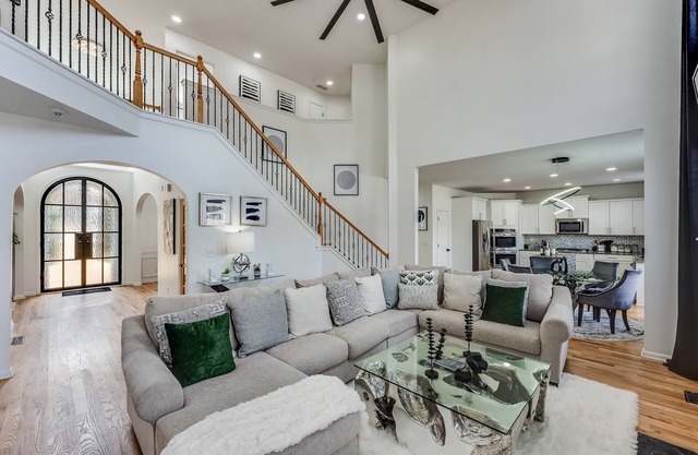 Atlanta Luxury Home (8bedrooms)