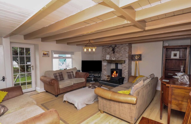 ATLANTA, pet friendly, character holiday cottage in Whitby