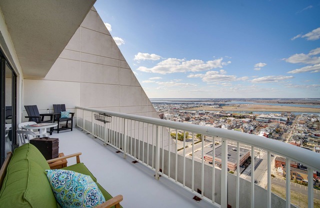 Atlantic City Condo w/Community Pool!