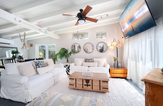 Atlantis House- beautiful residence close to beaches