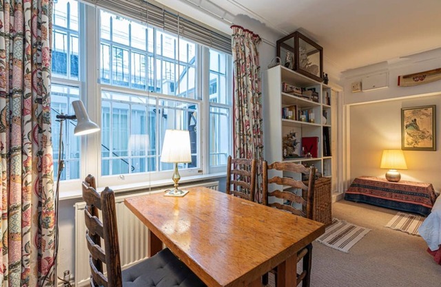 Attractive flat in Little Venice
