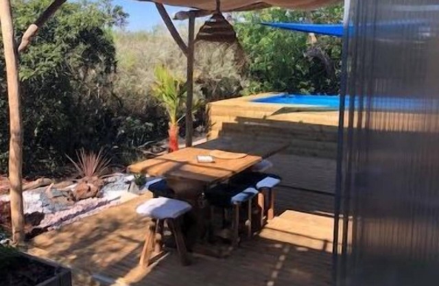 Atypical, set on the beach with direct access, swimming pool, barbecue, pets allowed