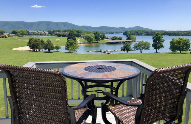 AUG 19-21 AVAIL-REALLY THE BEST VIEW @BERNARDS LANDING-BOOK NOW