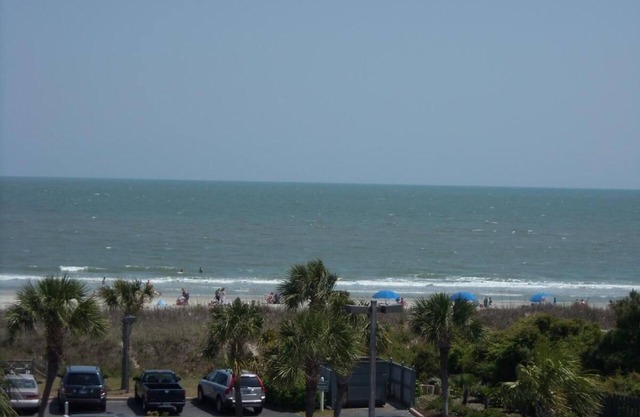 AUG 24-28 REDUCED:OCEANVIEW 50yd to beach, 3RD FL/Southbalcony LG Shower 2POOLS