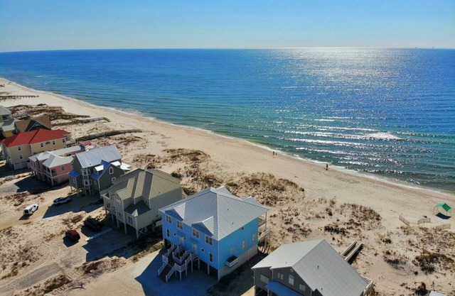 August Discounted! Beach front w/Pools/Tennis/Pickleball