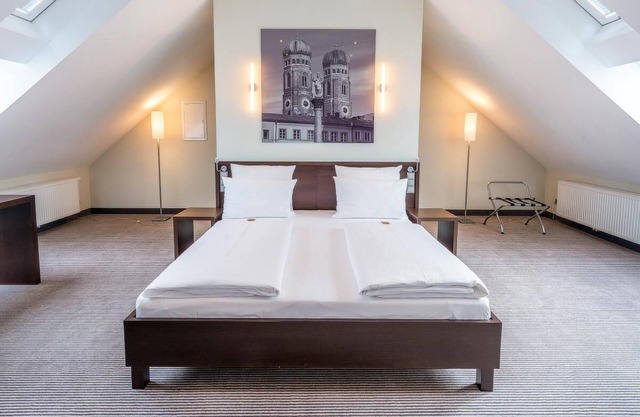 Augusten Hotel