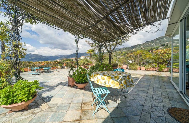 AURELIA Charming Seaview Apt x6 Panoramic Terrace!