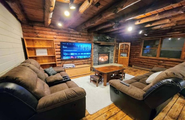 Authentic Log Cabin in the Pocono Mountains